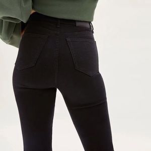 Everlane Way-High Clean Front Skinny Jean in Black